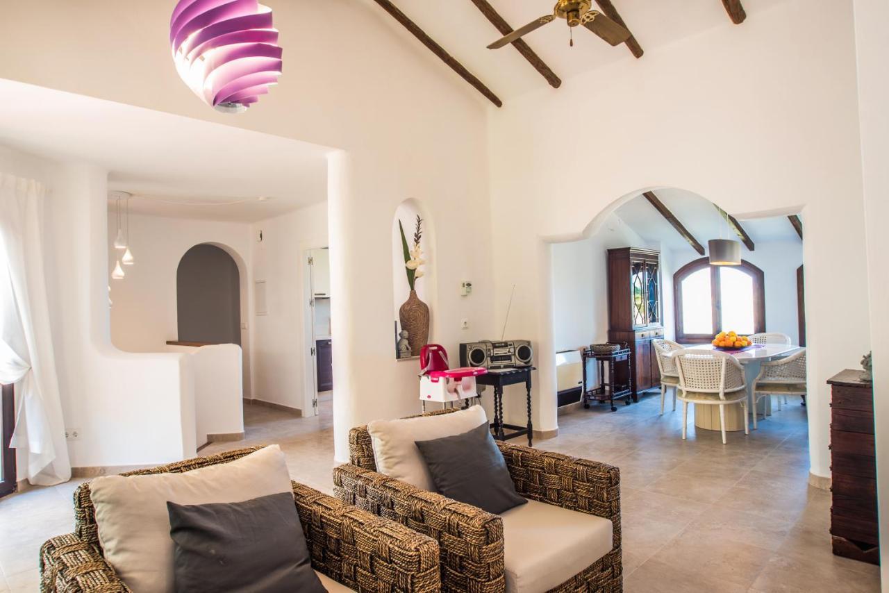 Luxurioese Und Grossraeumige Villa Mit Community Pool, Sicht Auf Das Mittelmeer Sowie Dem Mar Menor, La Manga Club Atamaria Bagian luar foto