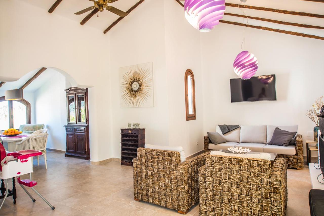 Luxurioese Und Grossraeumige Villa Mit Community Pool, Sicht Auf Das Mittelmeer Sowie Dem Mar Menor, La Manga Club Atamaria Bagian luar foto