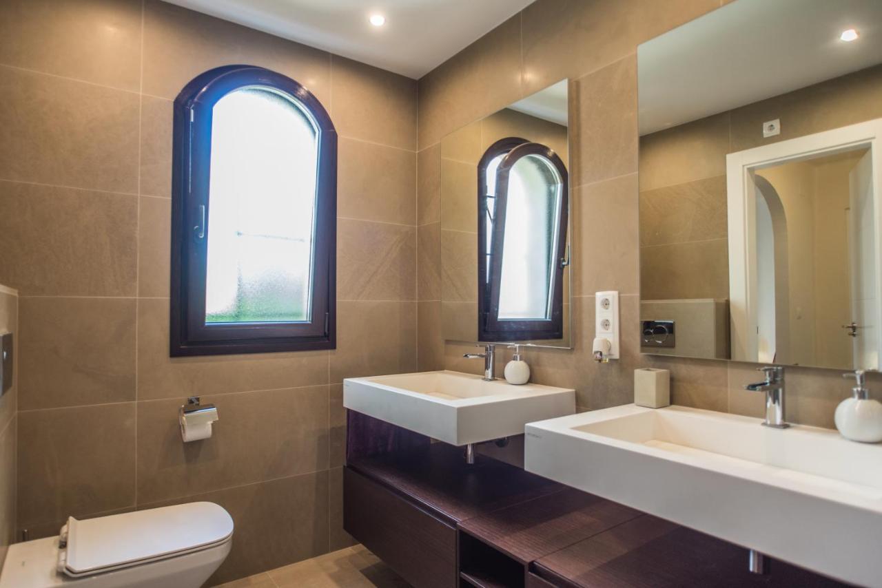 Luxurioese Und Grossraeumige Villa Mit Community Pool, Sicht Auf Das Mittelmeer Sowie Dem Mar Menor, La Manga Club Atamaria Bagian luar foto