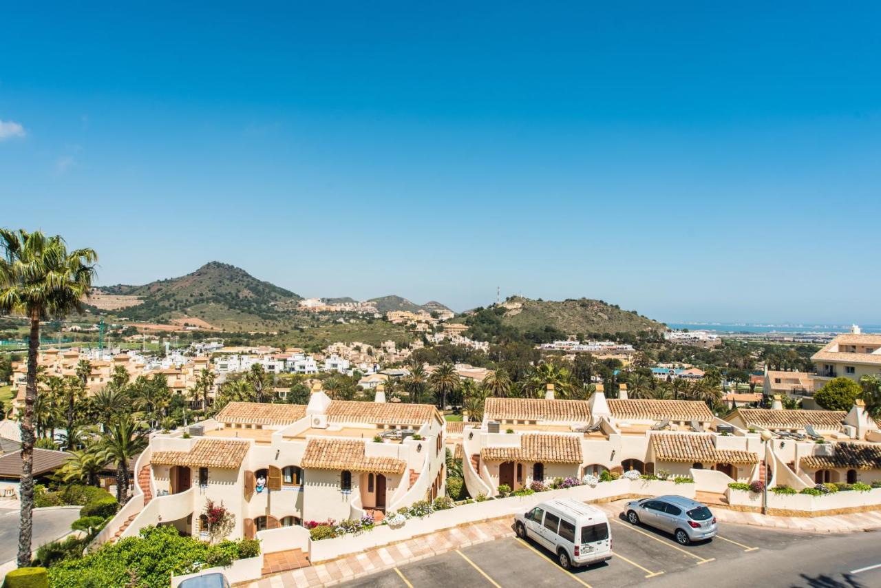 Luxurioese Und Grossraeumige Villa Mit Community Pool, Sicht Auf Das Mittelmeer Sowie Dem Mar Menor, La Manga Club Atamaria Bagian luar foto